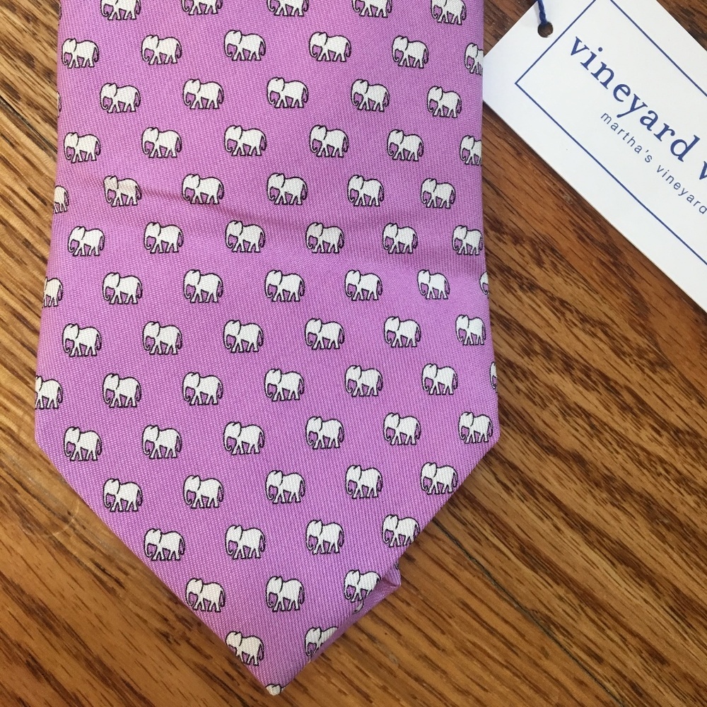 NWT Vineyard Vines Pink Elephant Tie